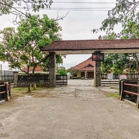 Reddoorz Syariah Near Gor Ken Arok Hotel Malang Exterior photo